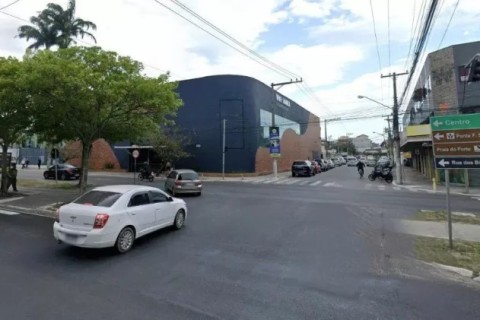 Interdição altera trânsito na Rua Alex Novellino nesta terça-feira (6) em Cabo Frio