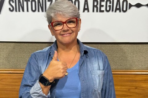 RCFM/ Simone Thomaz comenta acessibilidade para comunidade surda A intérprete de libras explica a necessidade do trabalho e critica falta de valorização profissional