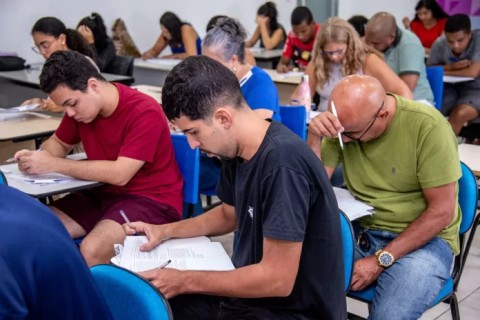 Vestibular Cederj tem inscrições abertas para cursos de graduação semipresencial em São Pedro da Aldeia