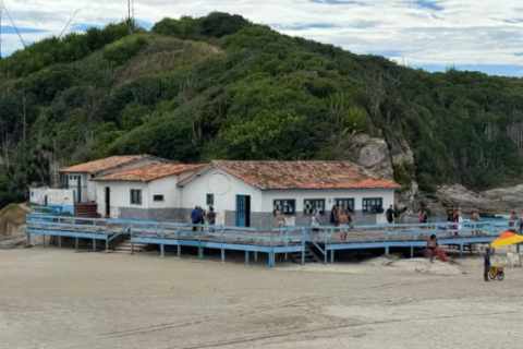 Prefeitura de Cabo Frio autoriza indenização de R$ 450 mil pela Cabana do Pescador no Peró
