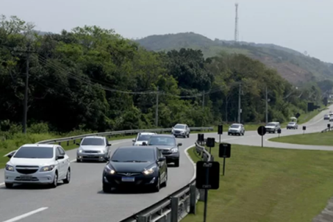 ViaLagos prevê circulação de 145 mil veículos na RJ-124 durante feriado do Dia do Trabalhador