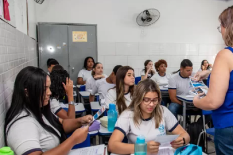 Pré-Vestibular Cecierj lança curso preparatório para exame discursivo da UERJ