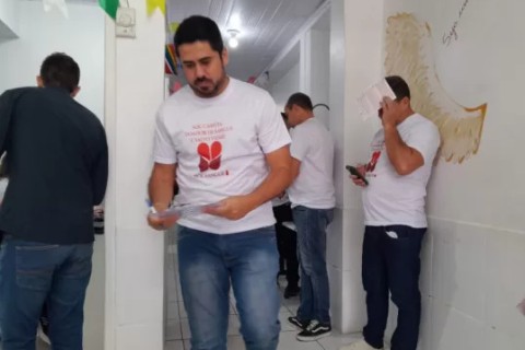 Vereadores de Arraial do Cabo participam de doação coletiva de sangue e reforçam campanha de incentivo
