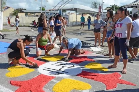 Tapetes de sal tomam conta de Búzios no Corpus Christi na próxima semana