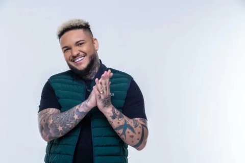 Cantor Suel agita o palco do Sesc Verão 2026 em Cabo Frio nesta sexta (30)