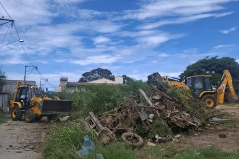 Cabo Frio realiza ação de limpeza na Reserva do Peró