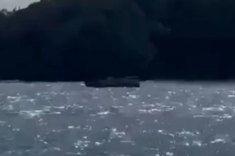Embarcação de pesca afunda em Búzios; tripulantes são resgatados sem ferimentos