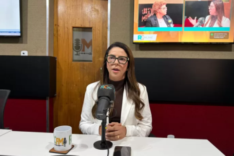 RCFM / Penha Bernardes critica gestão de Araruama e defende políticas públicas para mulheres