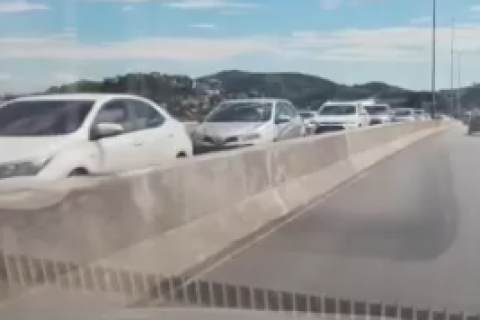 Motoristas enfrentam congestionamento na ponte Deputado Wilson Mendes nesta quinta-feira (2)